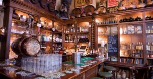 Amsterdam: Exclusive Red Light District Tour and Drink - Oude Kerk to the canal-city feel: why the route starts with context