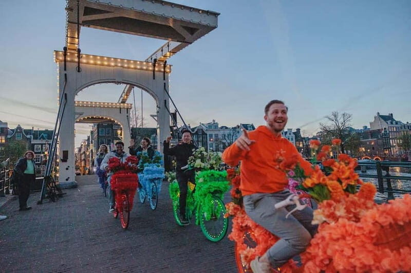 Amsterdam: Explore Canals, Guided Tour on Flower Bikes - The stop-by-stop route: what you see and why it matters