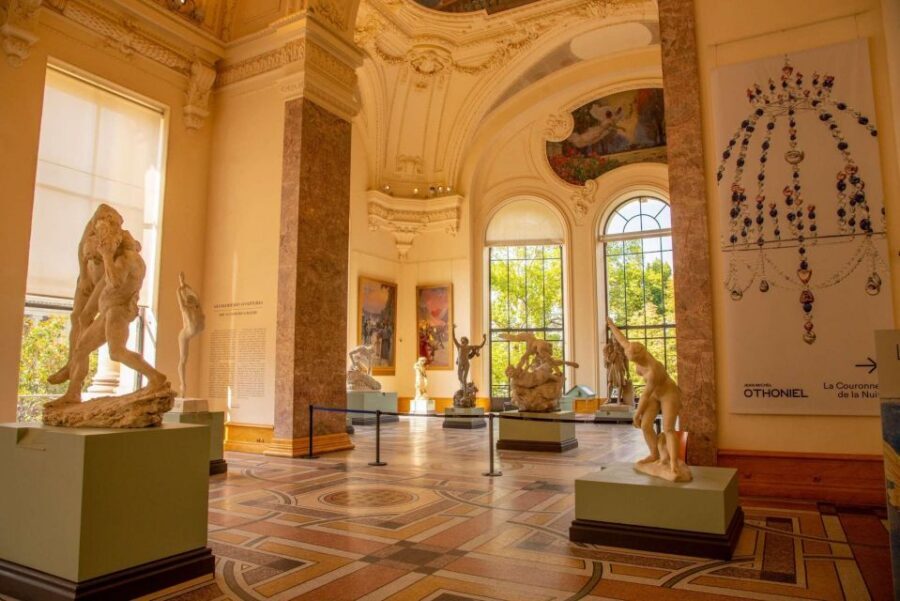 Amsterdam Family Friendly Historical Walking Tour - Key highlights at a glance