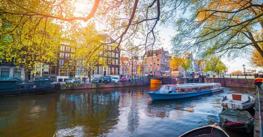 Amsterdam Family Friendly Historical Walking Tour - Old Town highlights: Royal Palace, Dam Square, and the Begijnhof courtyard