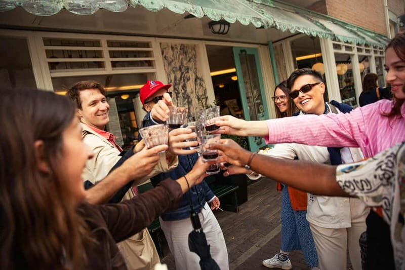 Amsterdam: Food and Canal Tour - Getting started at the meeting point with your guide