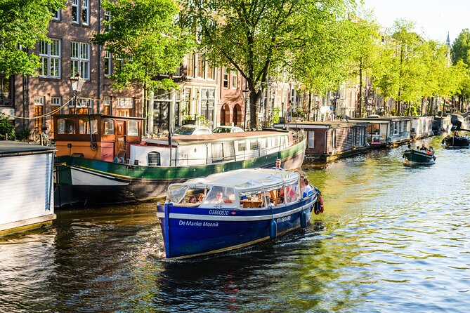 Amsterdam: German-speaking boat trip with bar on board - A German canal cruise that feels built for the view