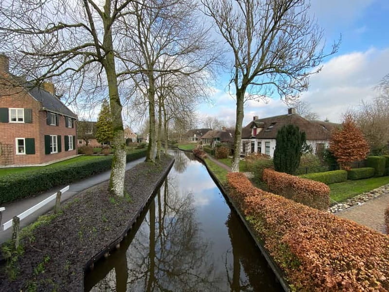 Amsterdam: Giethoorn, Afsluitdijk and Zaanse Schans Day Trip - What to pack and how to handle the day’s timing