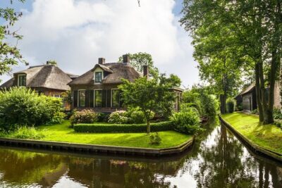 Amsterdam: Giethoorn Tour Scenic Cruise, Cheese & Free Time - Meeting at This Is Holland (Overhoeksplein): The Easiest Start Near Central