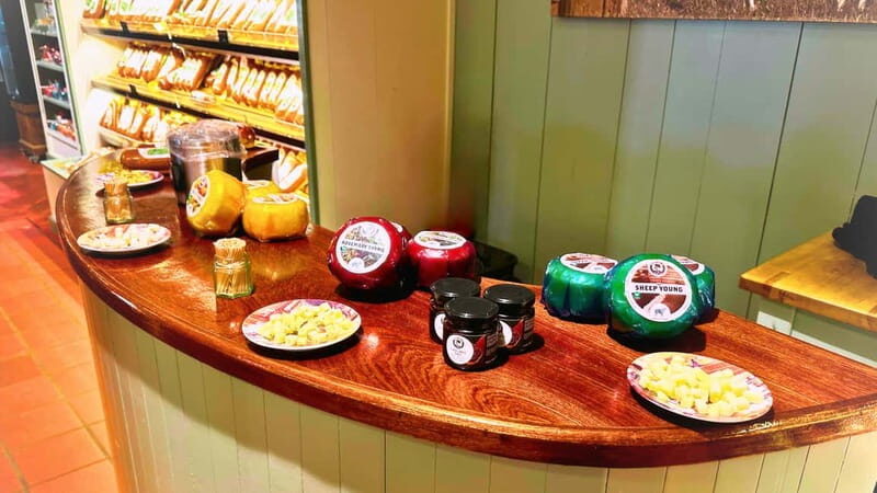 Amsterdam: Giethoorn & Zaanse Schans Small Group Day Trip - Cheese Farm Tasting: More Than an Assembly-Line Sample