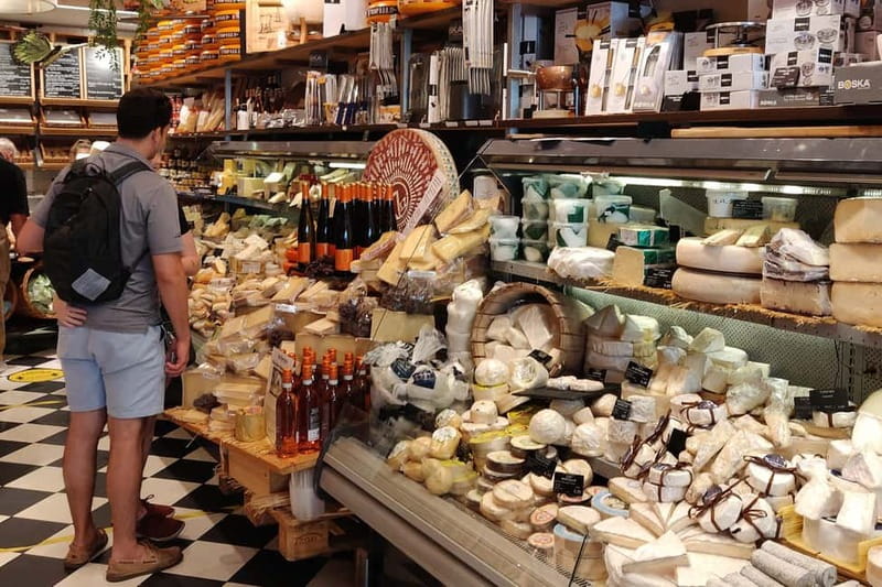 Amsterdam: Guided Food Tour with Tastings - Portion reality: expect to leave full