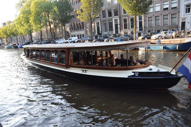 Amsterdam: High Tea Cruise - A Sunday 13:30 canal date with high tea