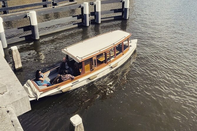 Amsterdam Highlights Canal Cruise with a Drink - Jordaan district: the quieter side of the canal story
