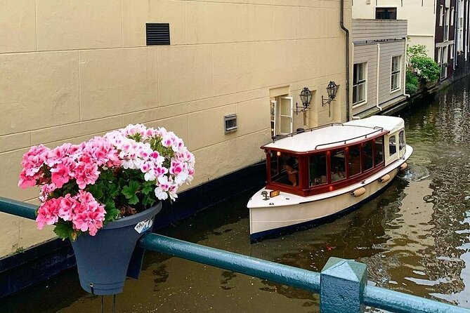 Amsterdam Highlights Canal Cruise with a Drink - What you actually learn from the captain (and why it matters)