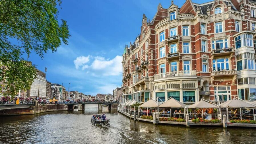 Amsterdam: Highlights & Hidden Gems Private Walking Tour - The Anne Frank House area: Seeing the site from the outside, on purpose