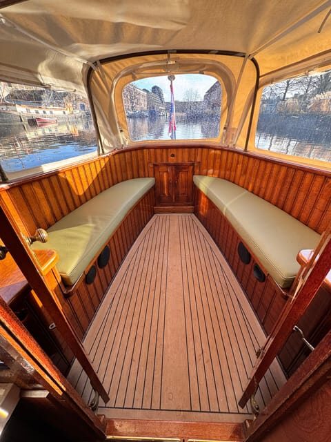 Amsterdam: Historic Boat Cruise with open bar and nibbles - Price check: is $69 good value for an open-bar small cruise?
