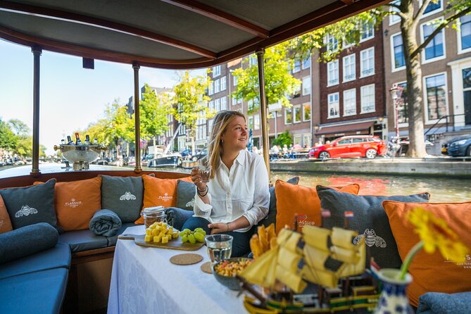Amsterdam Historic Tour On Classic Saloon Boat - Canal Ring Wow Factor: UNESCO Belts and the 17th-Century Layout