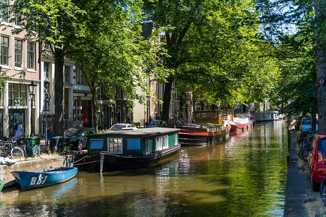 Amsterdam Jewish Quarter Private Tour - Verzetsmuseum WWII Resistance and Hollandsche Schouwburg: Two Faces of the Same Era