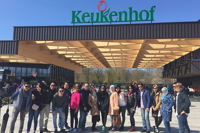 Amsterdam: Keukenhof Tulip Gardens and Giethoorn with Boat Tour - Guides and group size: the difference between a good day and a great one