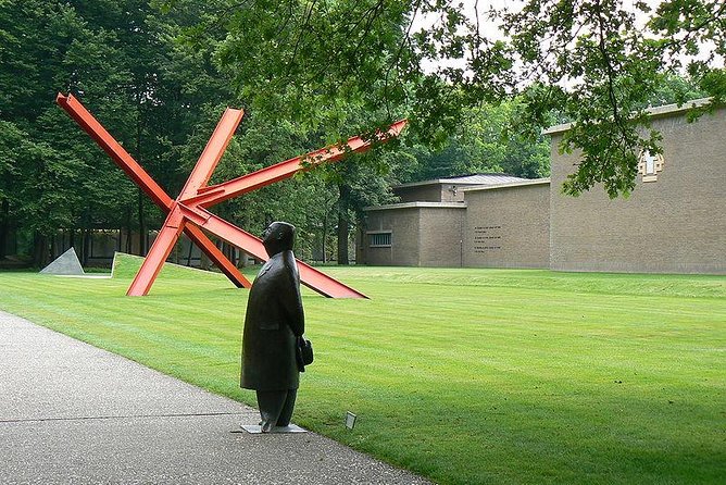 Amsterdam: Kröller Müller Museum and Hoge Veluwe NP Private Tour - Stop 1: Hoge Veluwe National Park Museum + your choice of park time