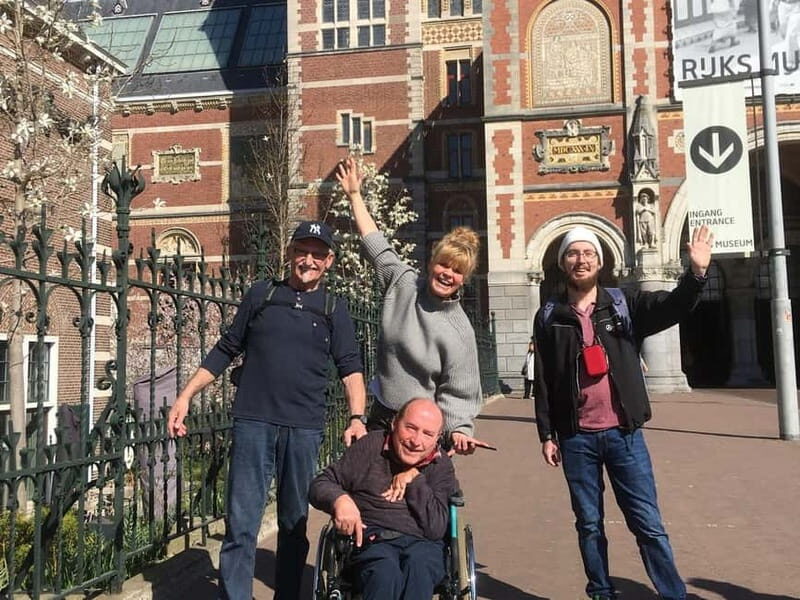 Amsterdam: Kultour, Kulturelle Stadtführung mit Herz & Seele - Architecture, street art, and the “why” behind what you see