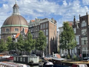 Amsterdam: KULTOUR mit Biss. Kulinarische Stadtführung - From Canal Ring to Jordaan: Where the Walk Takes You