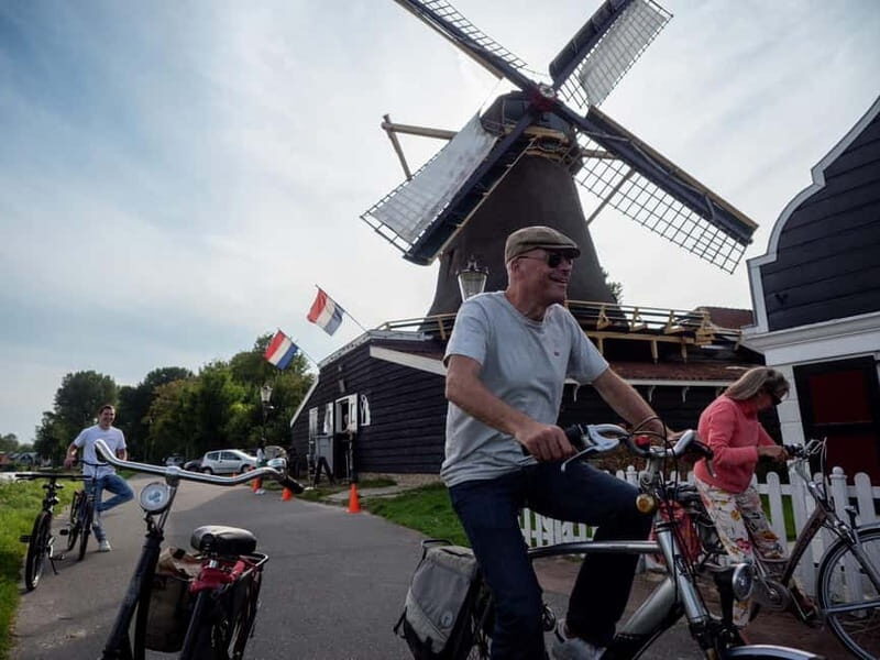 Amsterdam: Leisurely Windmill & Countryside Bike Ride - Ferry Across the IJ to Noord: The First Big Change of Scene