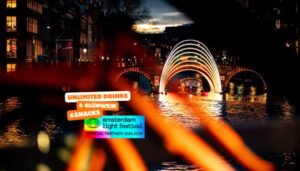Amsterdam: Light Festival Cruise With Drinks & Snacks - Meeting at Prins Hendrikkade and finding the orange crew
