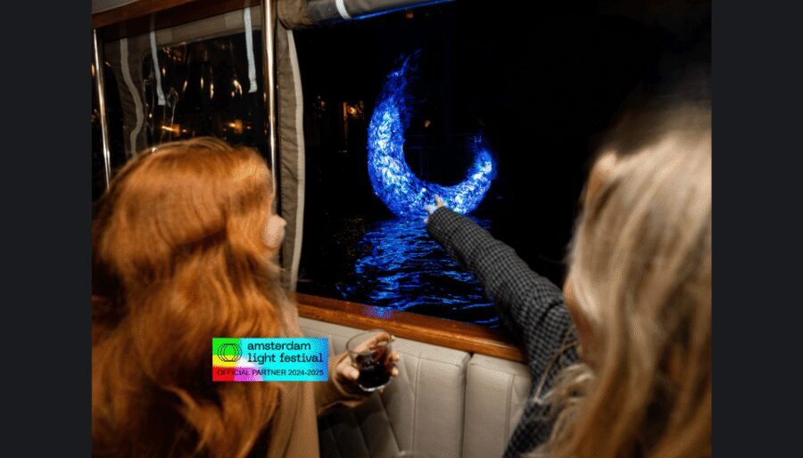Amsterdam: Light Festival Cruise With Drinks & Snacks - The 75-minute experience: quick, scenic, and not exhausting