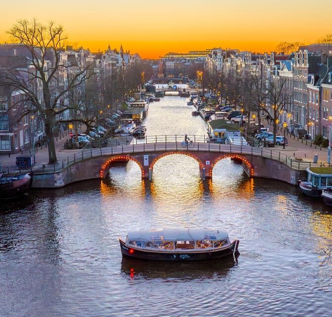 Amsterdam: Light Festival Heated Cruise & Unlimited Drinks! - The 75-minute canal glide through the Grachtengordel