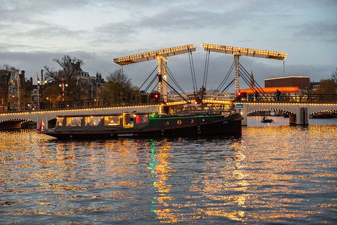 Amsterdam: Light Festival Open Boat - Unl. Drinks Option - Electric open-boat comfort for the Amsterdam Light Festival
