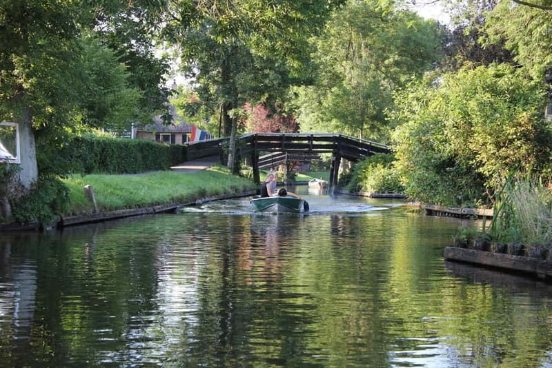 Amsterdam: Live GuideD Giethoorn Boat Tour & Cheese Platter - What You’ll Walk (and What to Wear)
