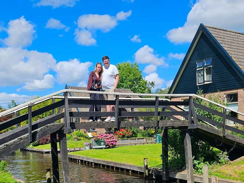 Amsterdam: Live GuideD Giethoorn Boat Tour & Cheese Platter - Group Size, Guide Languages, and the Comfort Factor