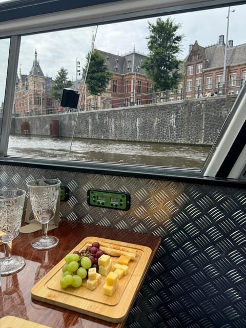 Amsterdam: Luxury Cheese & Wine Canal Cruise - What You’ll See While Cruising Amsterdam’s Canals