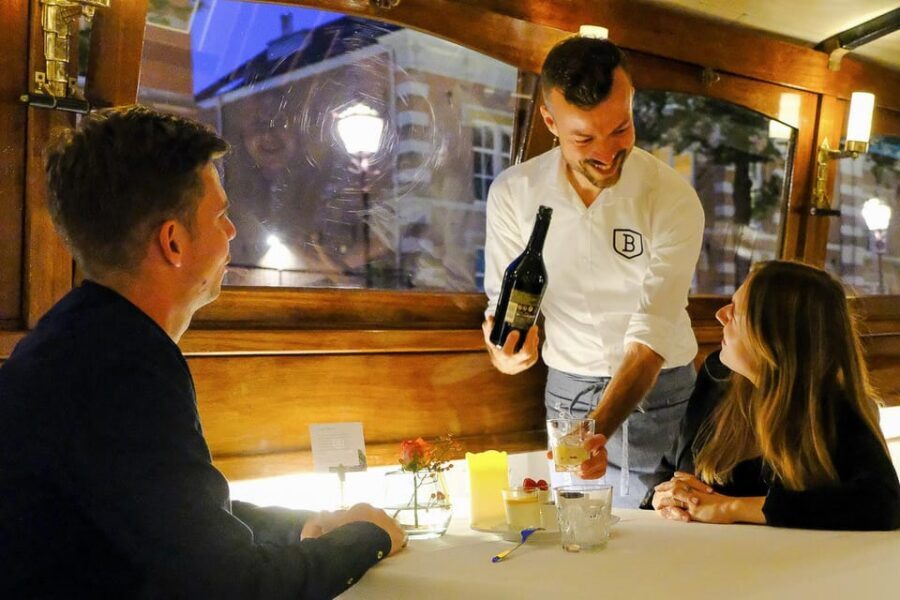 Amsterdam: Luxury Saloon Boat Cruise with 3-Course Dinner - Where you board on Zwanenburgwal (and why it makes the evening easier)