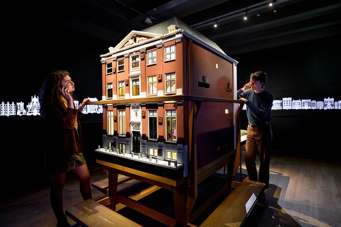 Amsterdam Museum of the Canals Admission Ticket with Audiotour - What to focus on during the rooms and multimedia stops
