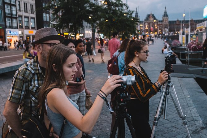 Amsterdam Night Photography Workshop with a Professional - Red Light District at night: what you’ll shoot and how you’ll frame it