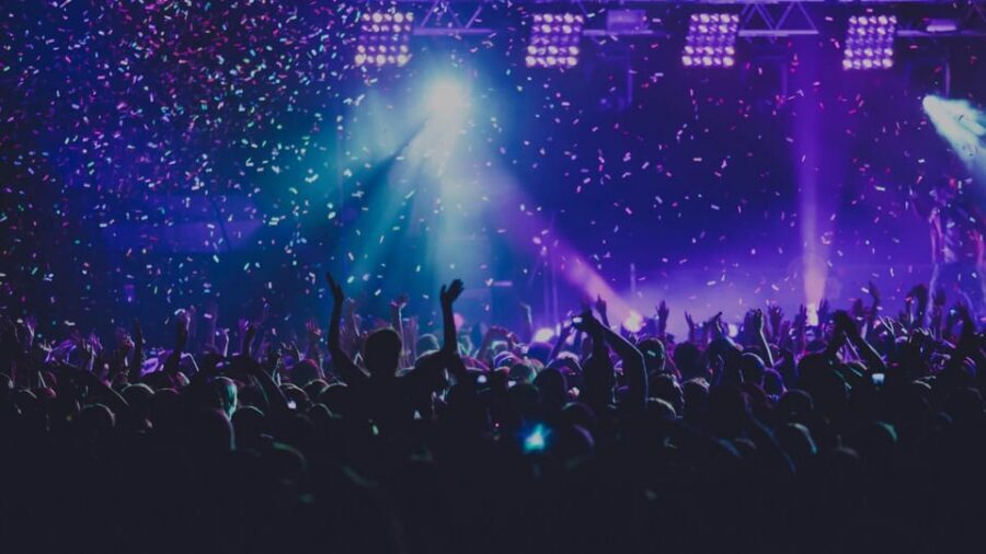 Amsterdam: Nightlife Ticket with Champagne and Cruise - E-ticket access with no meeting point: how to stay on track