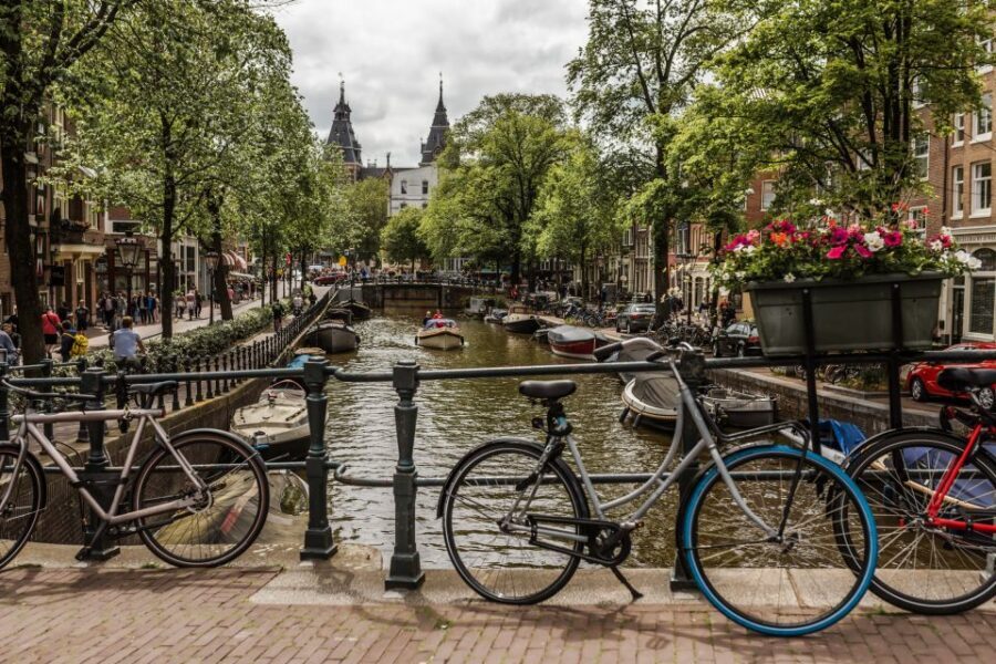 Amsterdam: Off-the-Beaten-Track Neighborhoods Private Tour - Amsterdam-West and the Markets: De Hallen + Ten Katemarkt