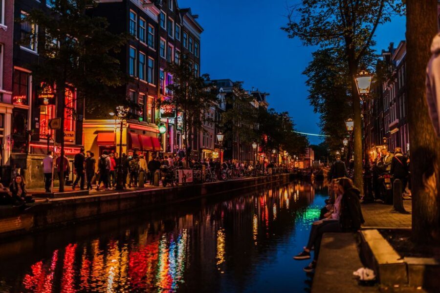 Amsterdam: Off-the-Beaten-Track Neighborhoods Private Tour - Dam Square, National Monument, and Westerkerk on a Human Scale