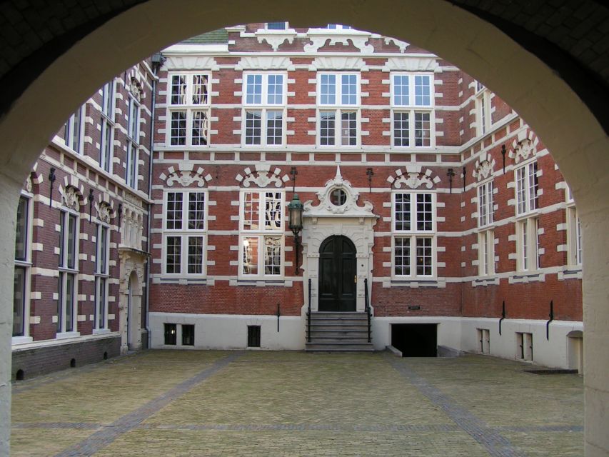 Amsterdam Old City Private Walking Tour - Red Light District Walk: Seeing It With Context