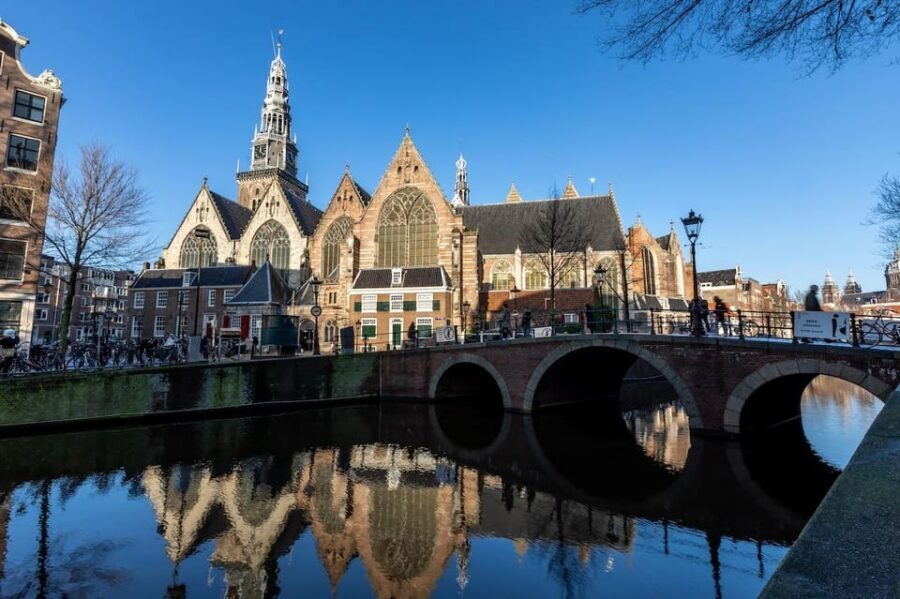 Amsterdam: Oude Kerk Entry Ticket - Practical Expectations: Timing, Mood, and What to Wear