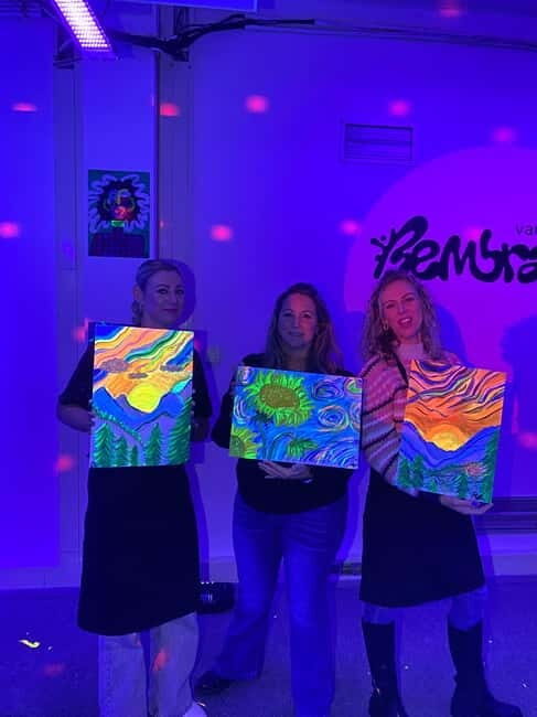 Amsterdam: Paint and Sip in the Dark at Rembrandt van Wine - Step-by-step painting in the dark: where the magic happens