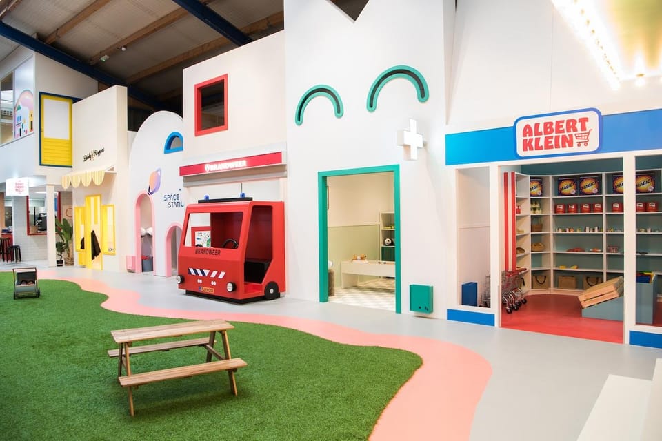 Amsterdam: Playhood Entry Ticket - Café Time Without Leaving the Fun