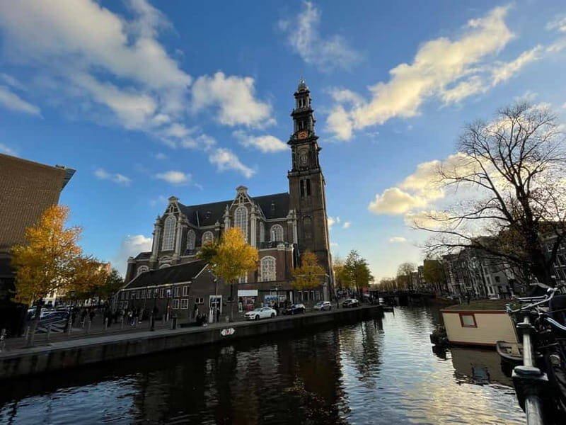 Amsterdam: Private Anne Frank and Jewish History Tour - Food and transit breaks: apple pie, a drink, and optional tram time