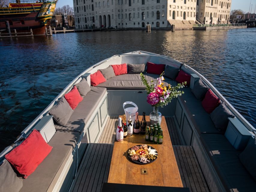 Amsterdam: Private Canal Cruise with Drinks and Snacks - Key highlights to watch for