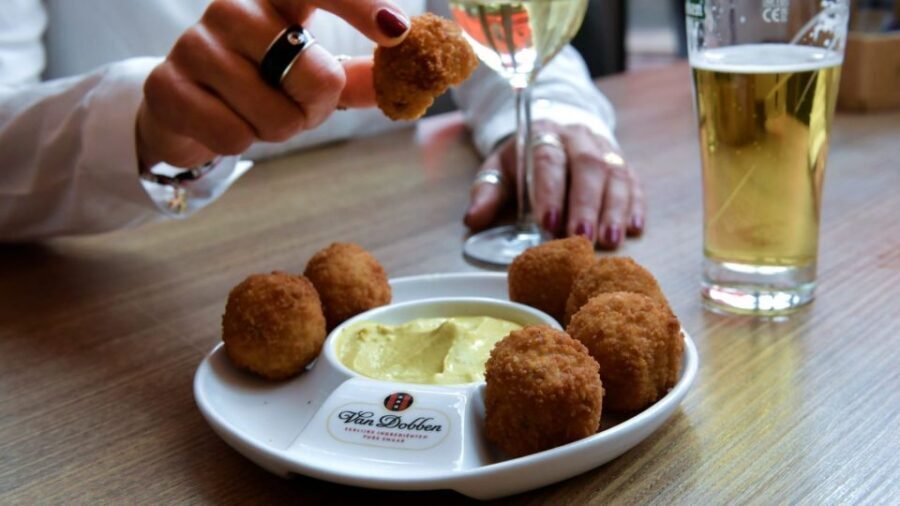 Amsterdam: Private Canal Cruise with Drinks and Snacks - FAQ