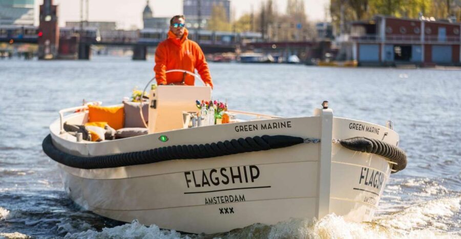 Amsterdam: Private Cruise with Drinks & Pizza or Burger - Meeting Point at Seapalace Dock: Get There Early