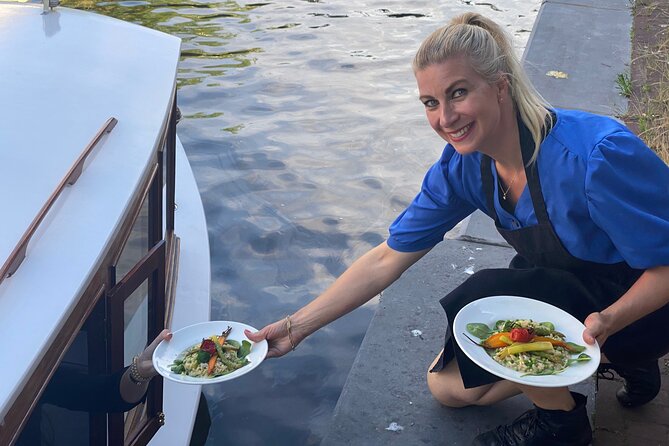 Amsterdam Private Dinner Cruise incl Drinks & 2-course Dinner 2hr - Who should book this Amsterdam private dinner cruise?