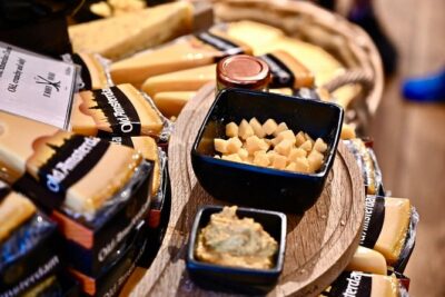 Amsterdam Private Food Tour +10 Classic Tastings in Jordaan Area - Price, portions, and what you’re really buying