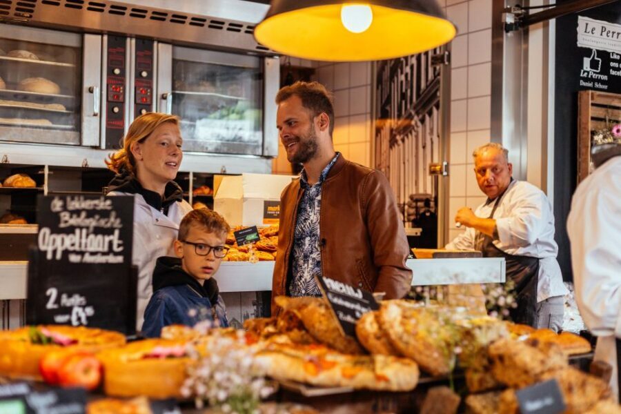 Amsterdam: Private Food Tour with a Local - Meeting at Otemba Gyoza Bar: start where locals actually move