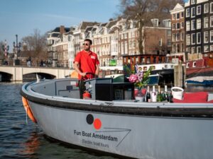 Amsterdam: Private Luxury Cruise with Drinks & Silent Disco - Meeting on the dock behind the Apple Store (and why that matters)