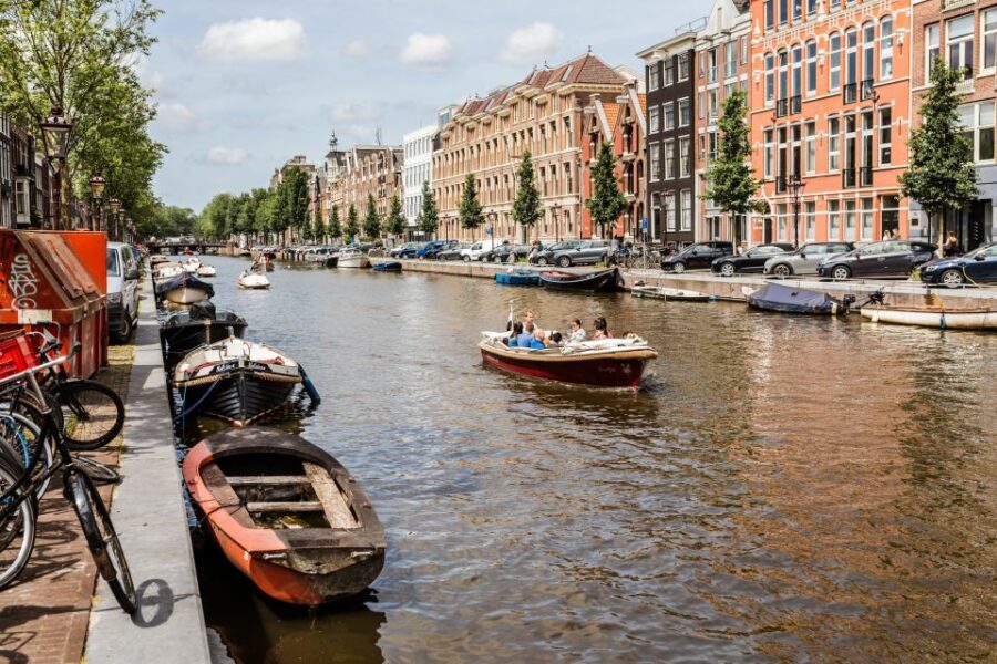 Amsterdam: Private Night Tour of Speakeasies and Bars - Amsterdam East at the end: your night’s final mood shift