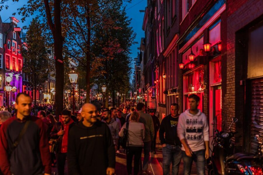 Amsterdam: Private Night Tour of Speakeasies and Bars - Should you book this Amsterdam speakeasies and bars night tour?
