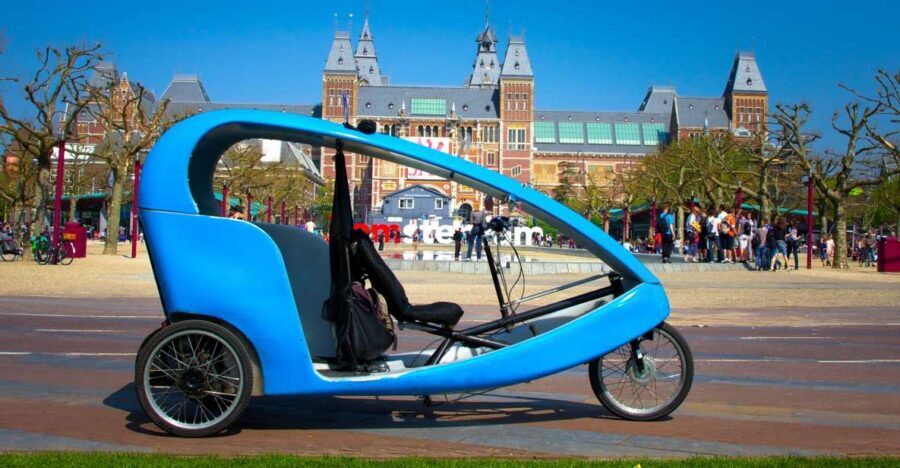Amsterdam: Private Pedicab Historical Sightseeing Tour - Dam Square: the start point for Amsterdam’s big story